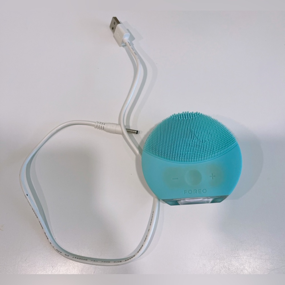 FOREO LUNA mini 2 Ultra-hygienic Facial Cleansing Brush